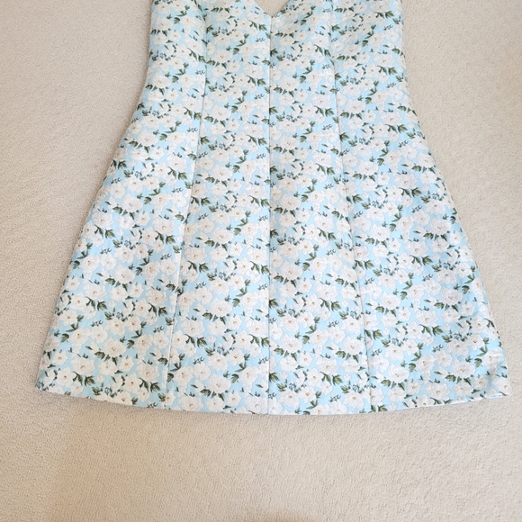 ALICE + OLVIA Tayla Floral Structured Sleeveless Mini Dress - Picture 8 of 12